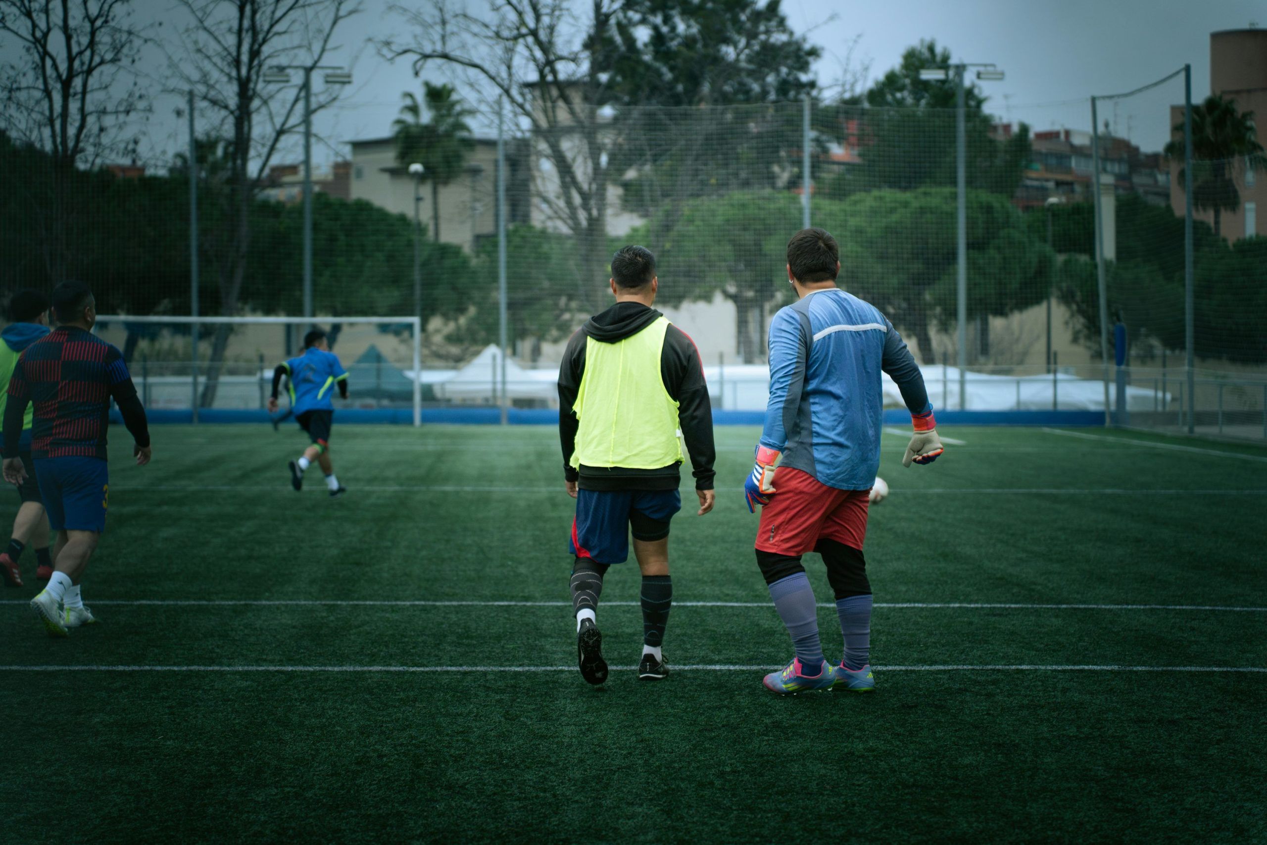 Futbolininkai treniruojasi aikštėje
